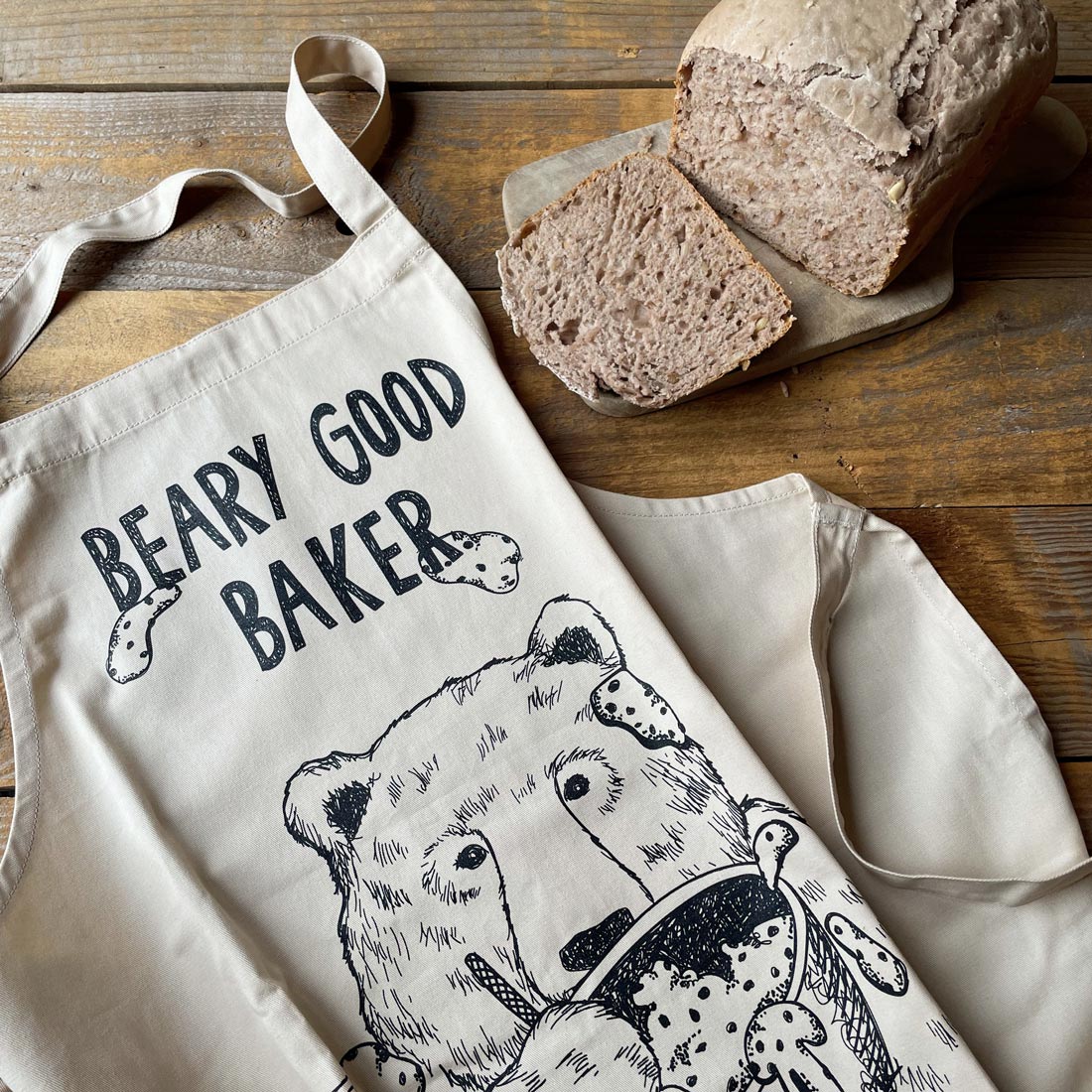 baking bear apron with bread