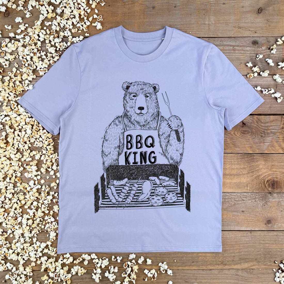BBQ KING TEXT TSHIRT WITH A BEAR