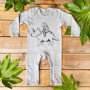 gret baby grow with triceratops